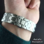قاب و جزئیات عقربه های ساعت Pate DO1104 در نور طبیعی